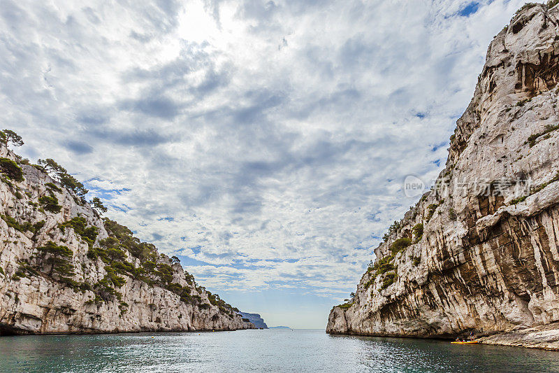 法国-从海上看的Les Calanques